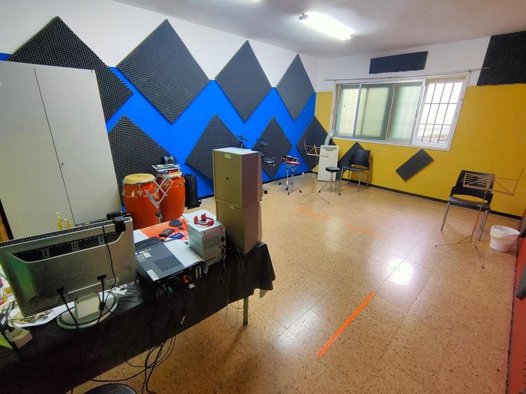 Aula de percusión del Centro de Educación Musical Isidro Música